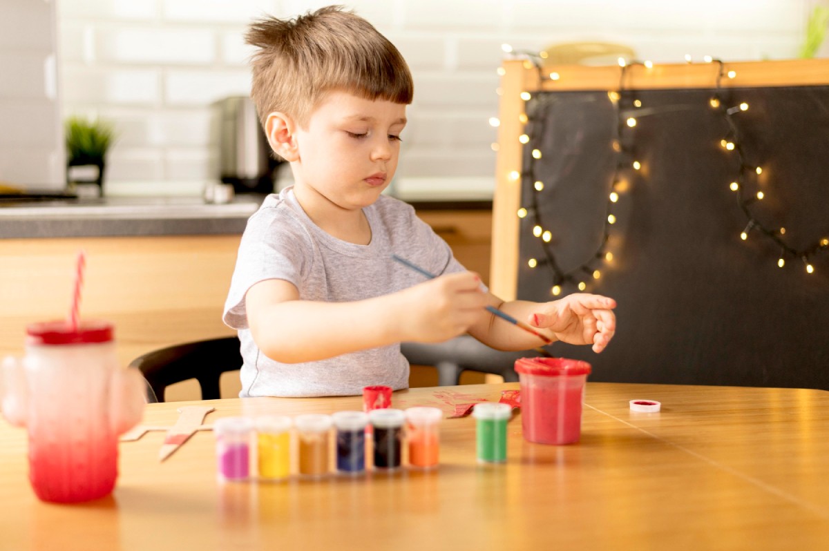 Diwali Vacations and Fun Activities for Little Ones At Home by experts at Elzee, best preschool and day care in Goregaon.